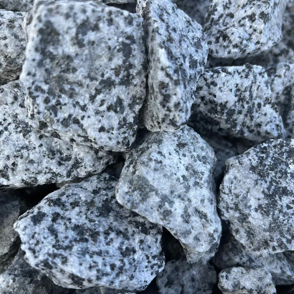 Гранітна крихта/крошка «Покостівка» сіра/сіро-чорна 30-60 мм