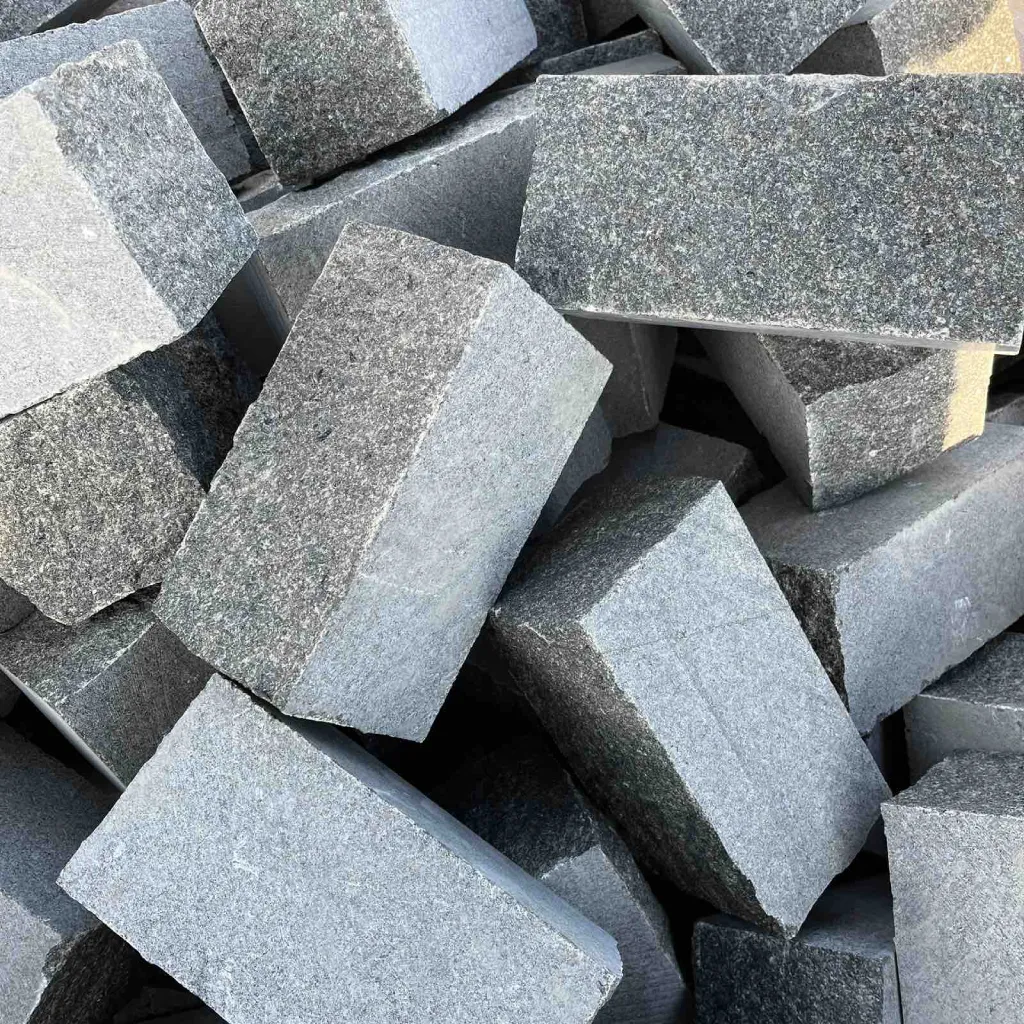 Бруківка гранітна "Габро" покращена П2 20х10х10 см, Україна - Зображення 3