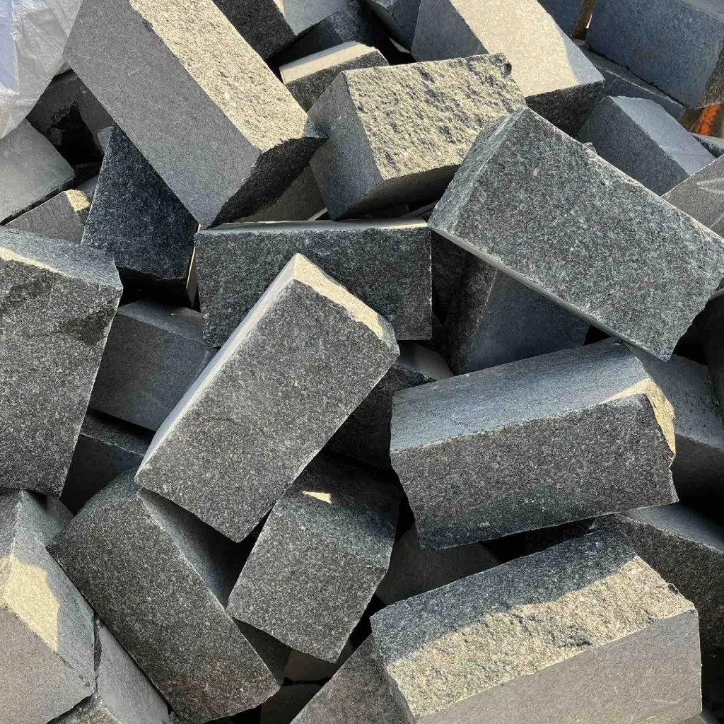 Бруківка гранітна "Габро" покращена П2 20х10х10 см, Україна - Зображення 2