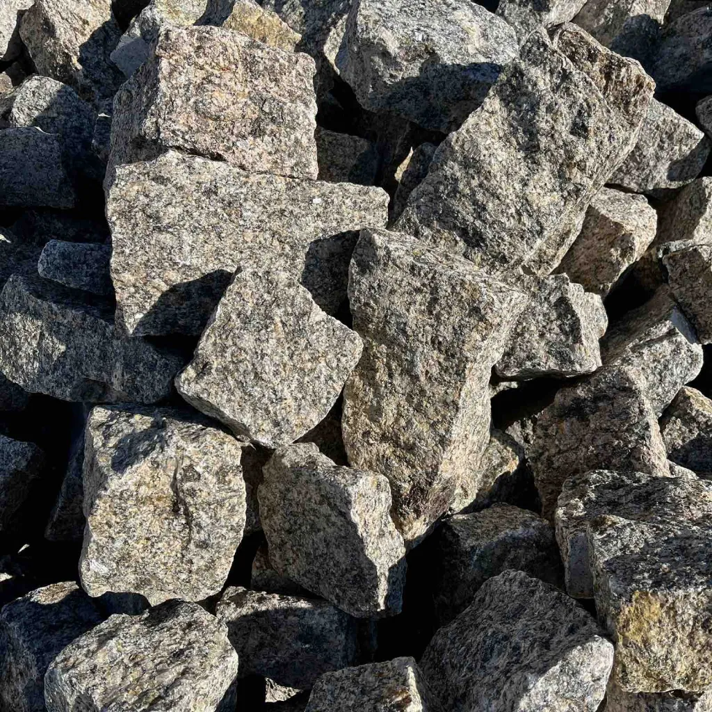 Граніт «Софіївка» колотий, жовто-сірий, 10x30 см, Україна