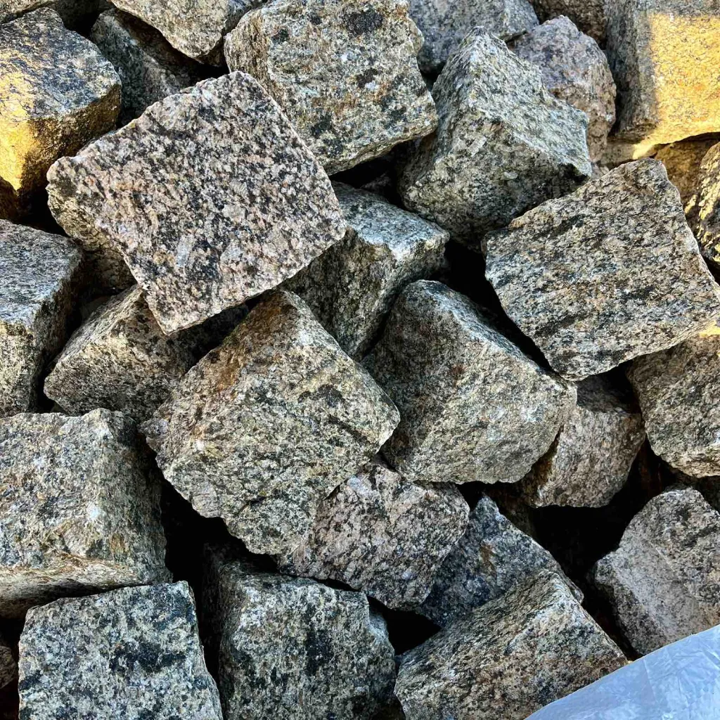 Граніт «Софіївка» колотий, жовто-сірий, 10x30 см, Україна - Зображення 2