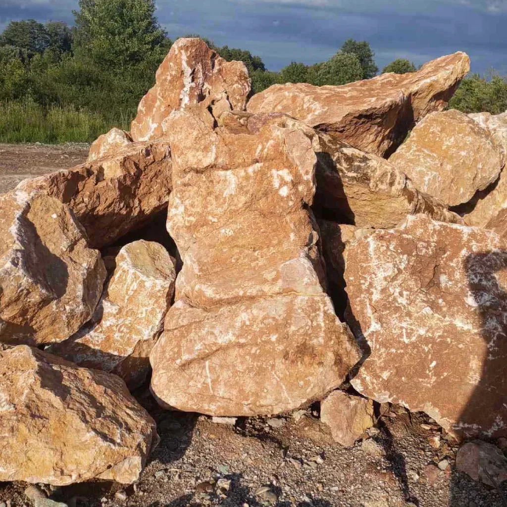 Валун мармуровий світло-рожевий/рожевий, Україна 